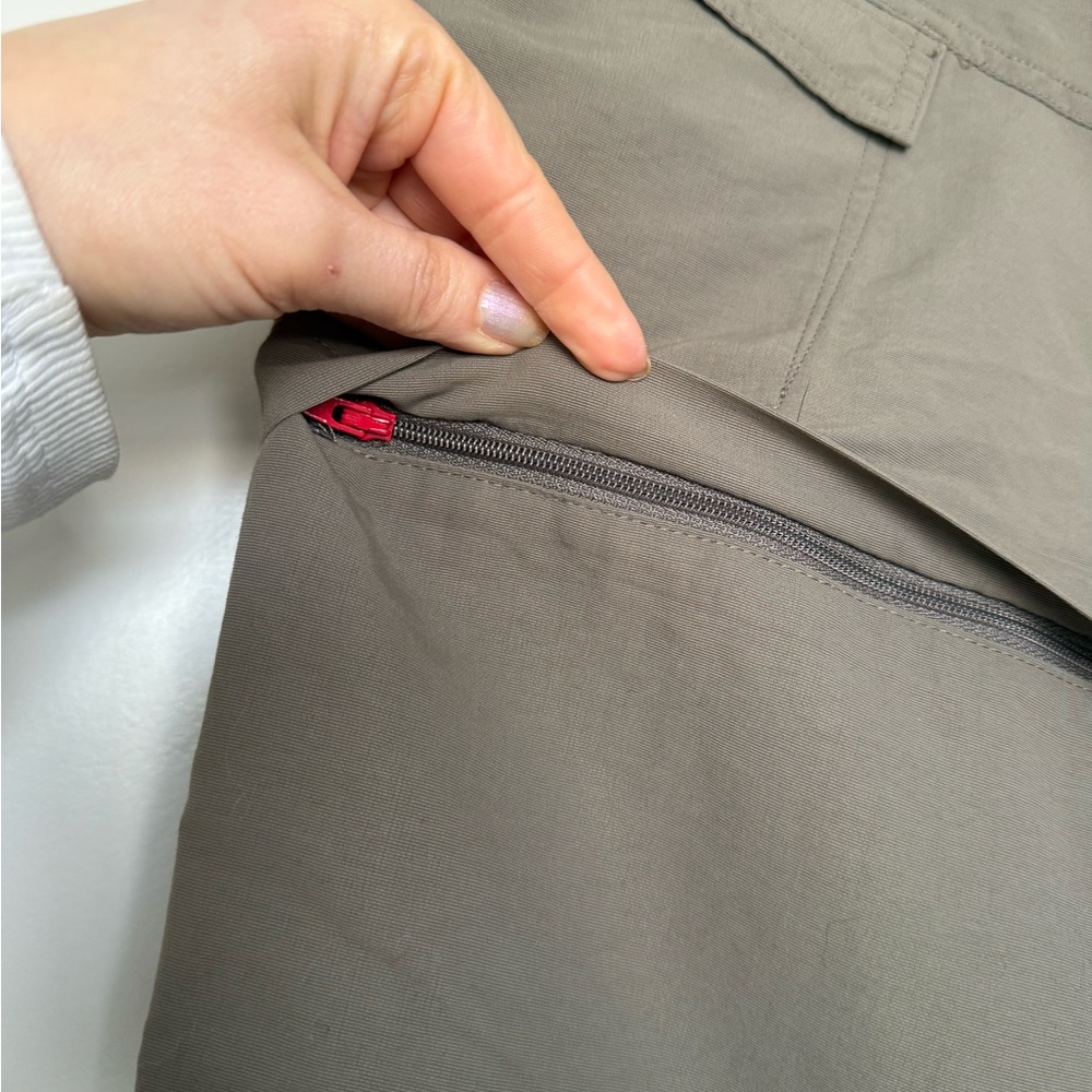 The North Face Women’s Zip Off Convertible Hiking Outdoor Pants - Picture 4 of 7